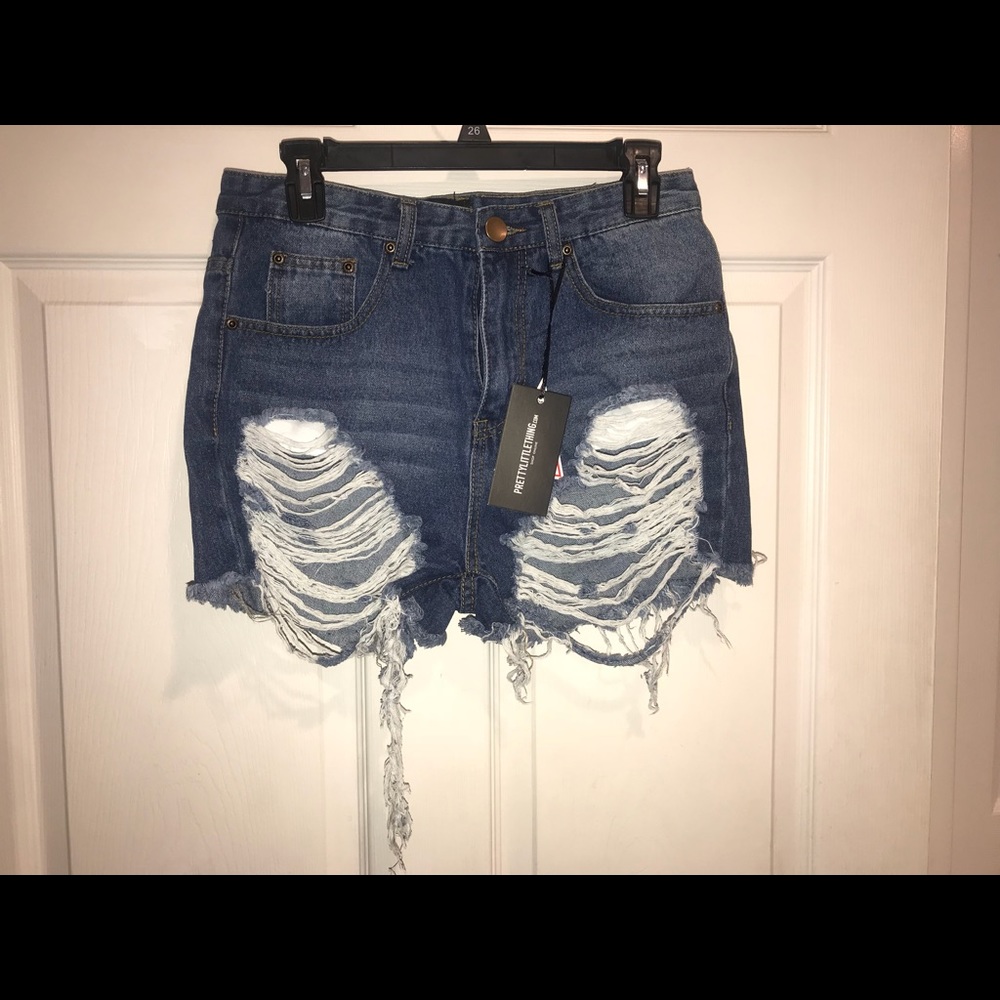 Mid-rise Ripped Shorts - Picture 2 of 5